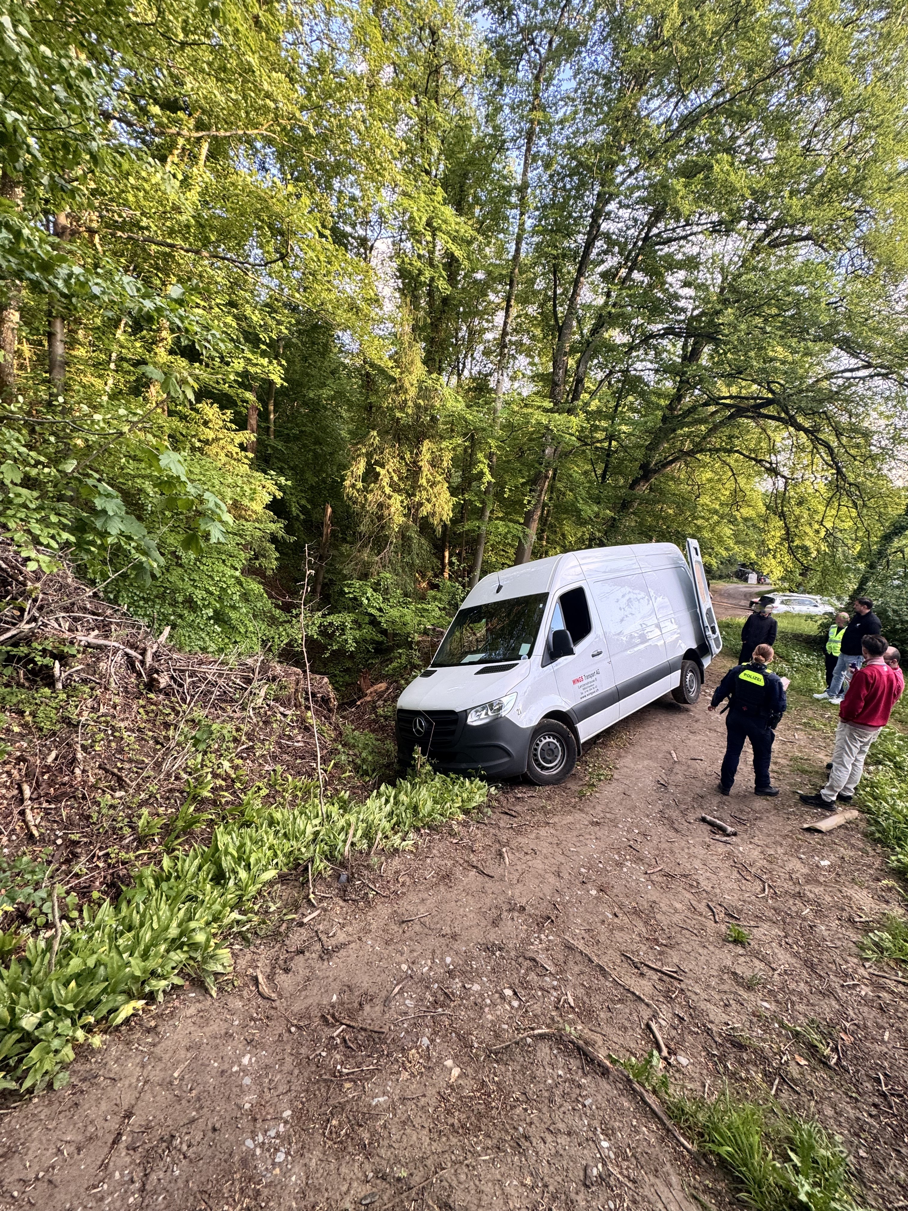 Schwierige Fahrzeugbergung in Zollikerberg