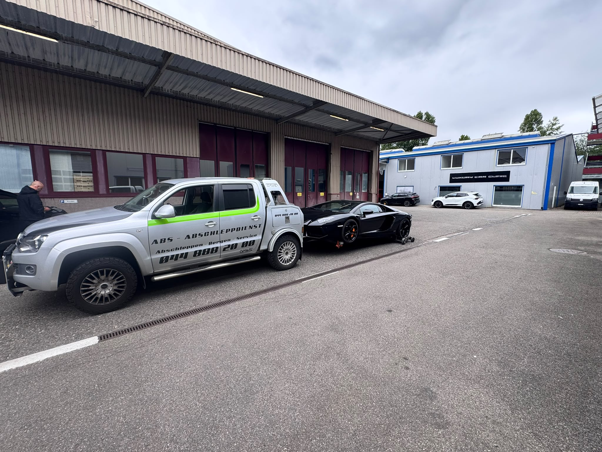 Luxusfahrzeug sicher transportiert: Supercar-Transport