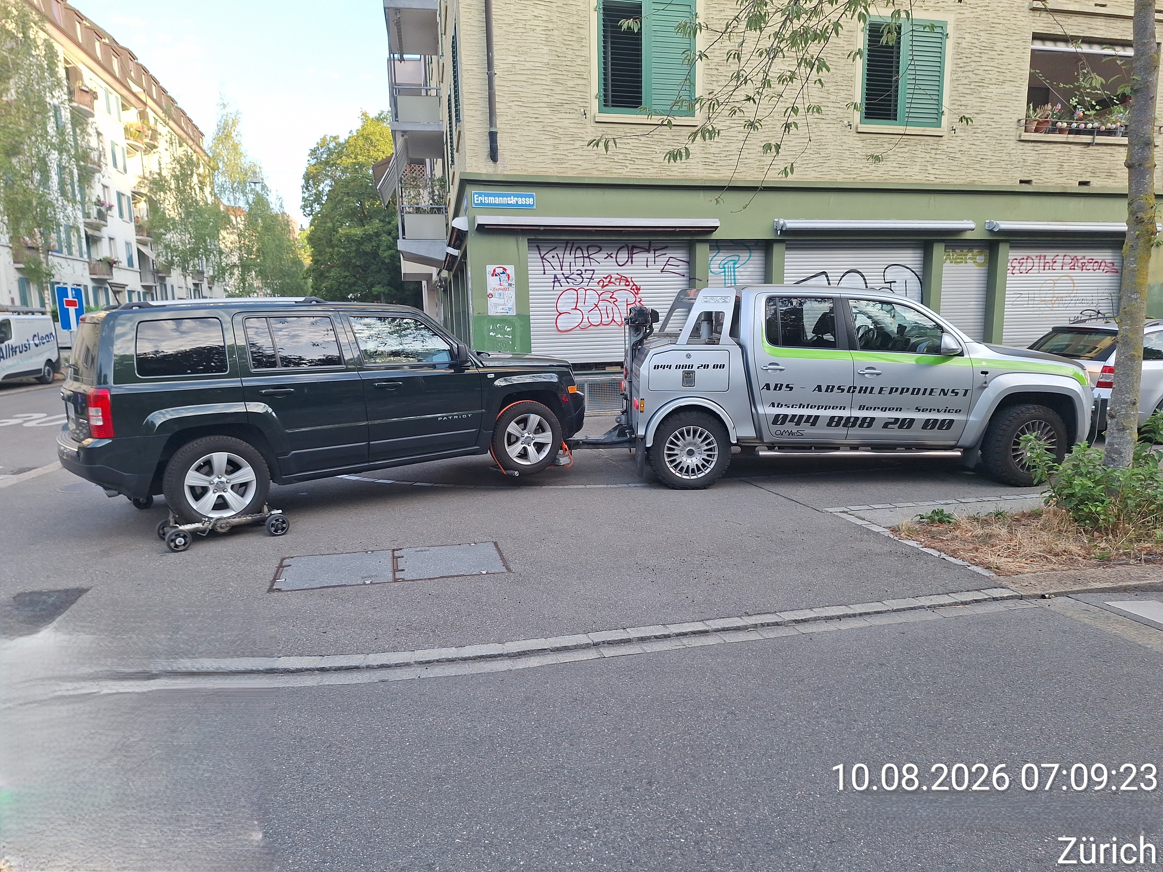 Falschparker in Zürich: Abschleppdienst im Einsatz